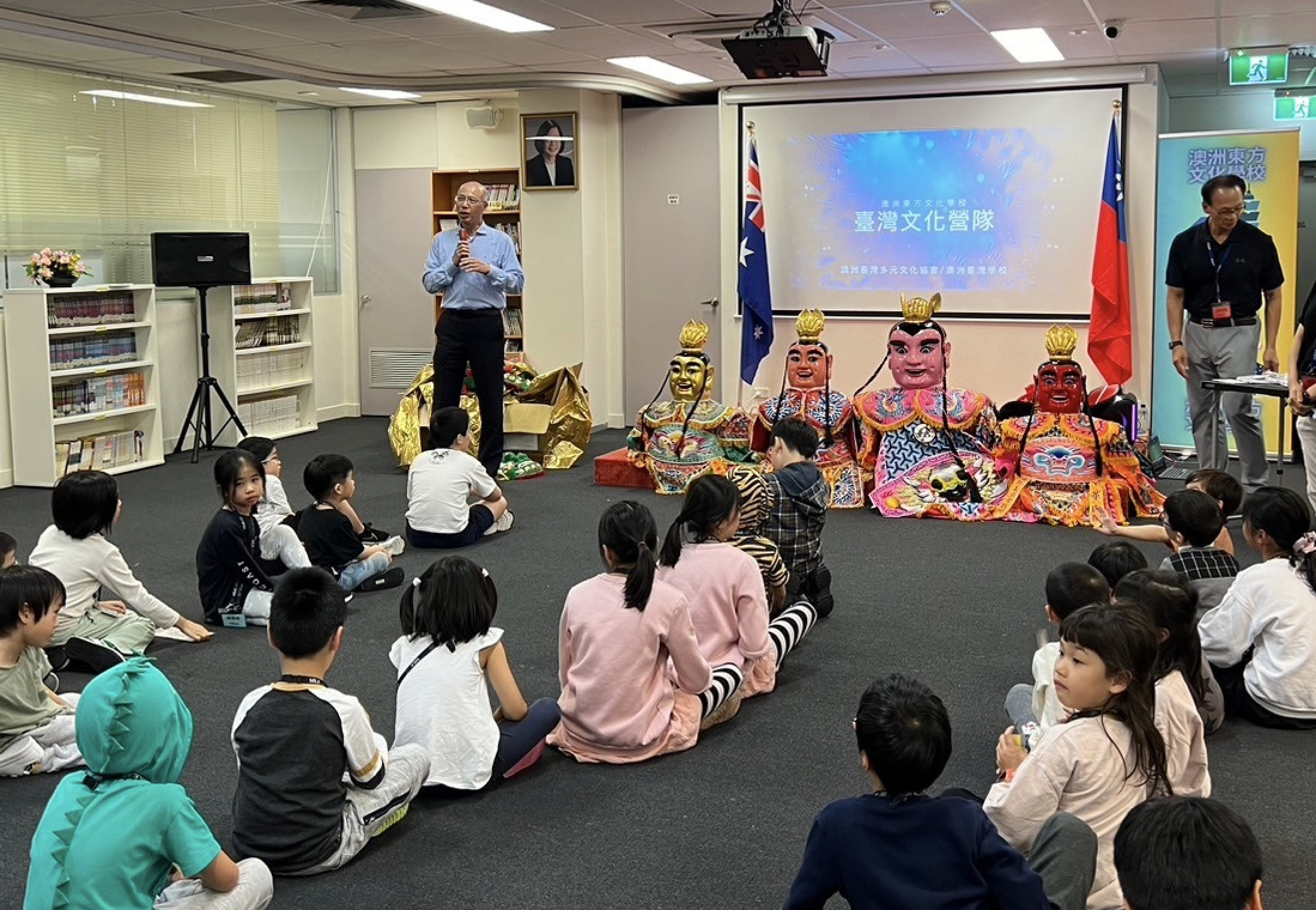 雪梨華僑文教中心施博祥主任致詞