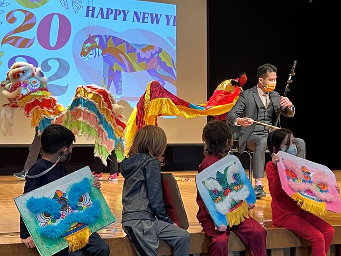 二胡及舞獅表演