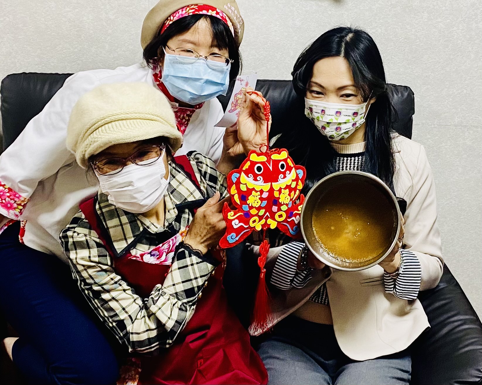 春節雙魚吊飾及年糕完成囉