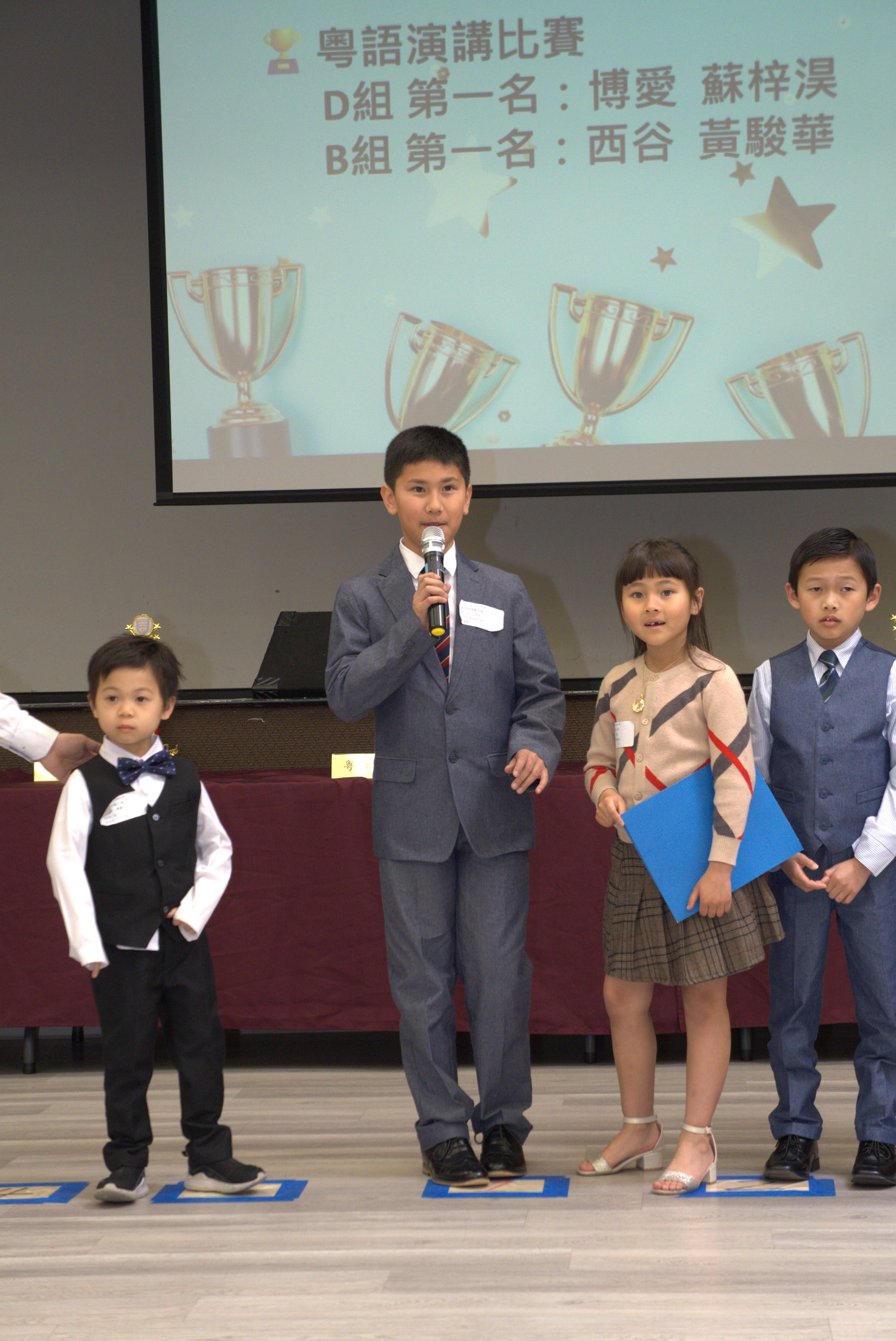 朗讀與演講各組的冠軍們 以清晰而真摯的聲音展現實力