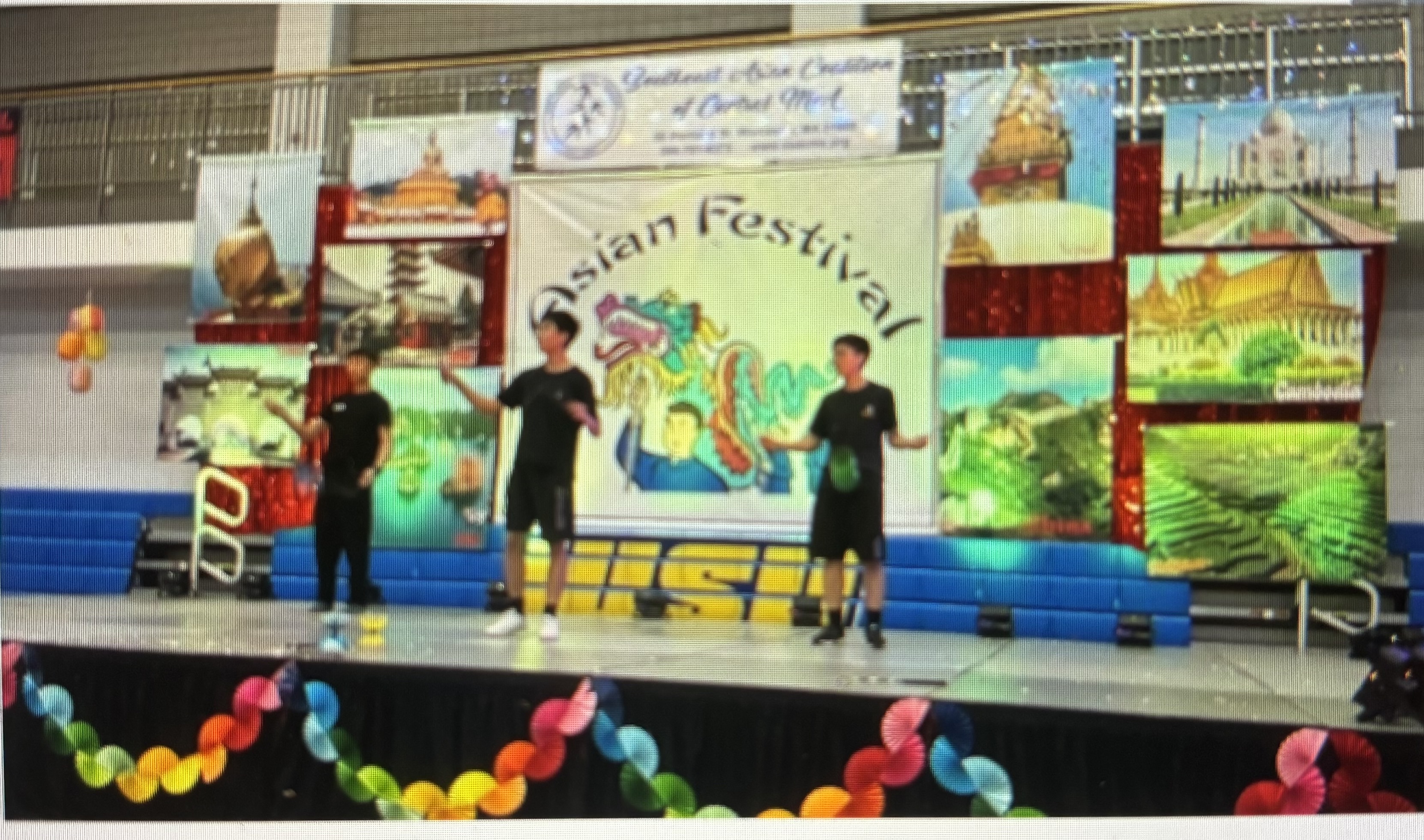 麻州中部中文學校學生表演