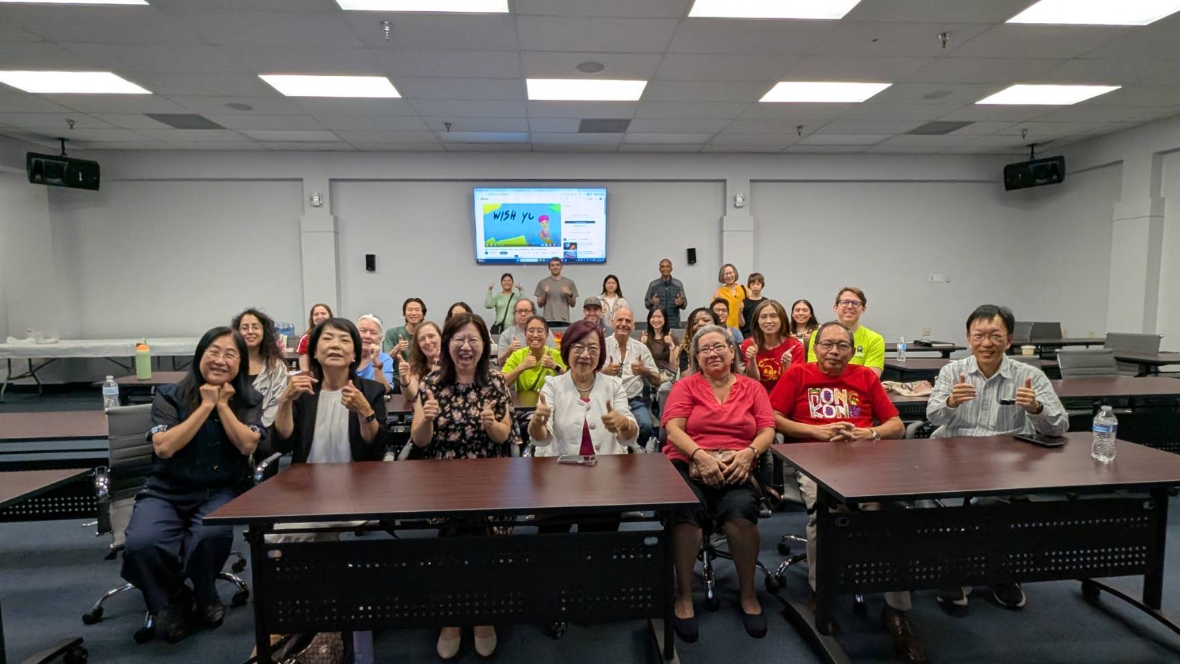 洛僑中心鍾佩珍主任蒞臨勉勵