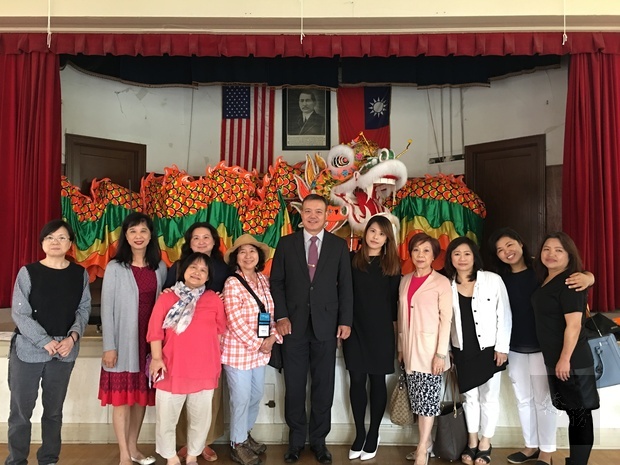 海外華語文巡迴講師拜訪西雅圖僑校 瞭解美國星談計畫1