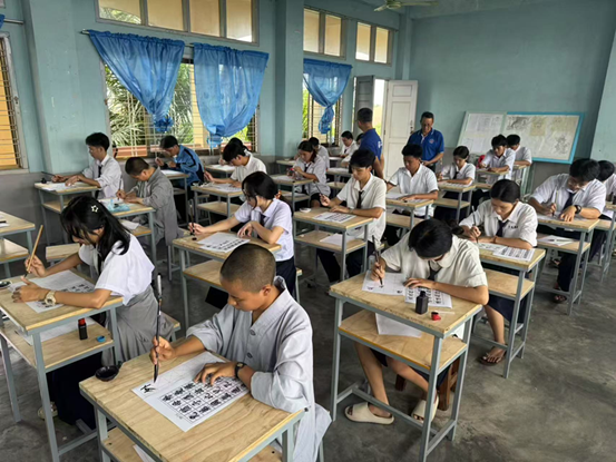 緬甸密支那育成學校舉辦「正體漢字文化節」書法比賽1