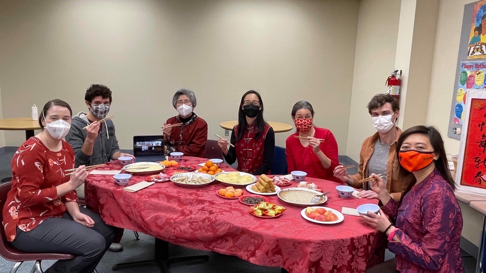 成人班師生春節圍爐