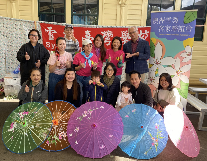 校長與客家會、家長及老師合影