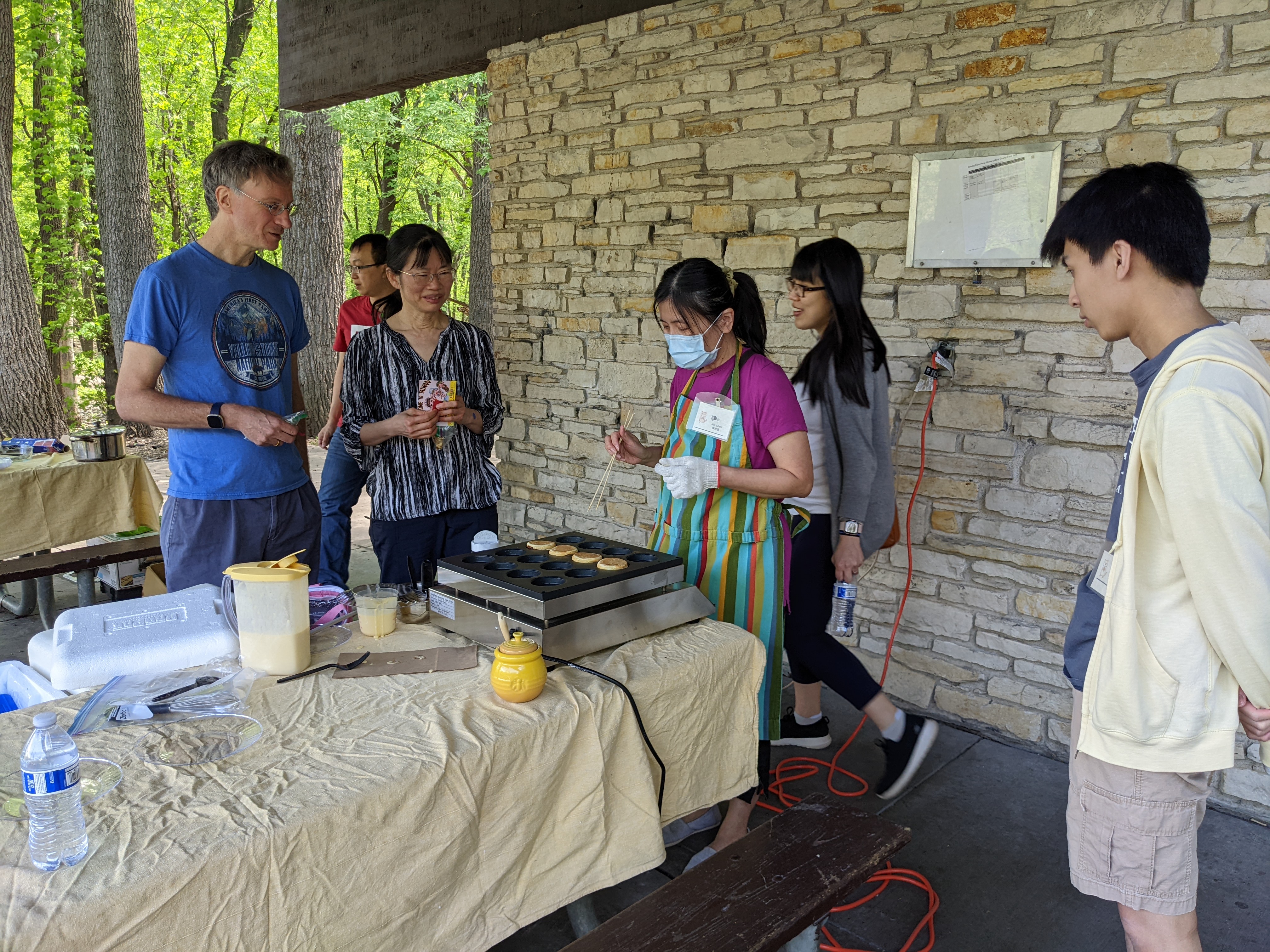 現做車輪餅好好吃，讓人等不及了！