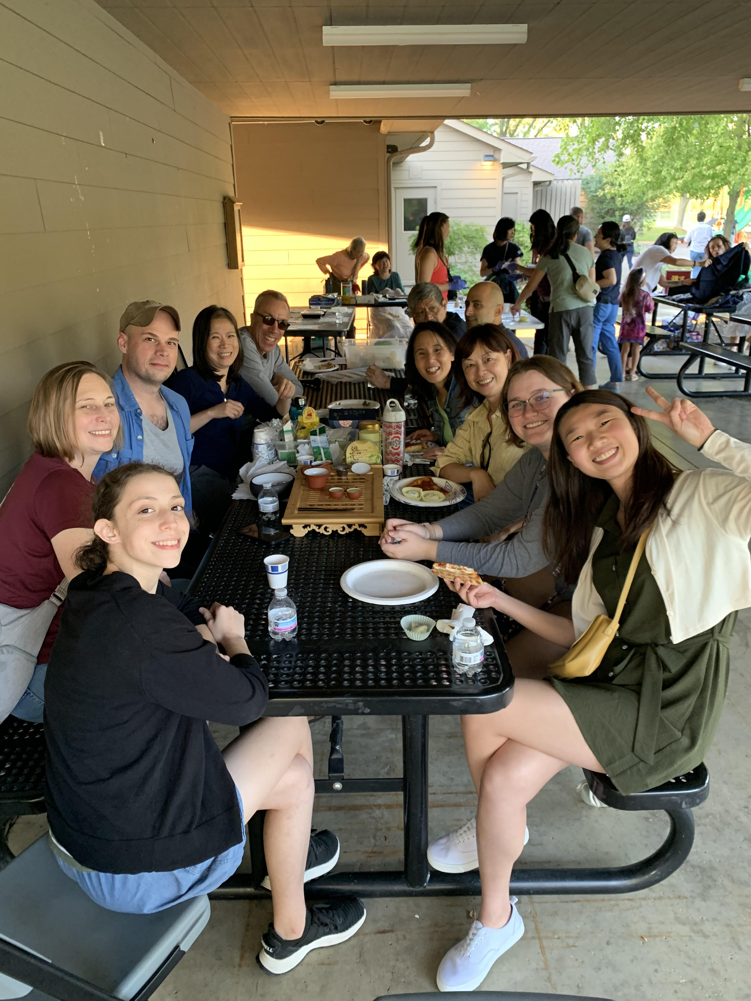 師生品嘗台灣茶