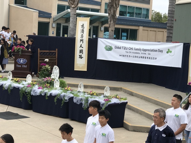 加州爾灣慈濟人文學校舉辦浴佛節典禮1