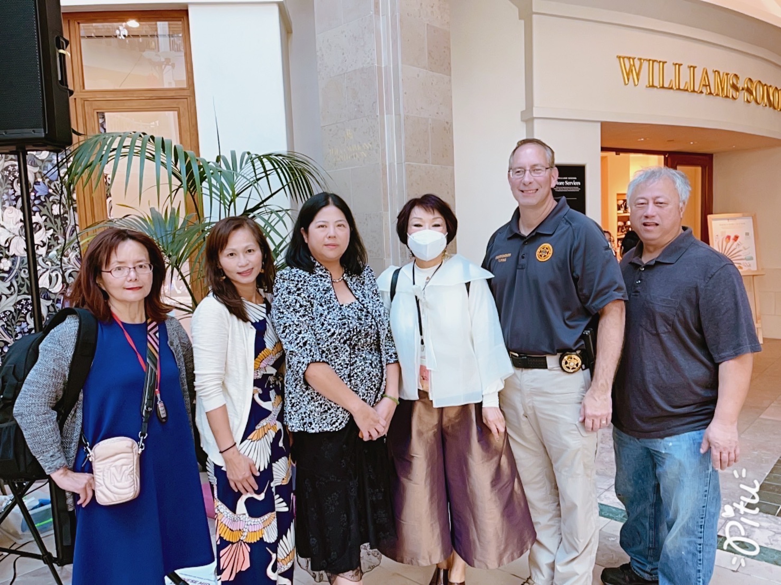 左起：孫影真、李珠瑛、江海寧、吳麗卿、Tim Pino  