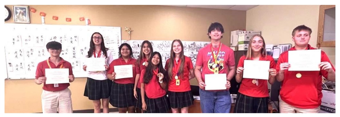 鳳凰城正體漢字華語與歌唱教學 (得到優秀獎勵的學生)