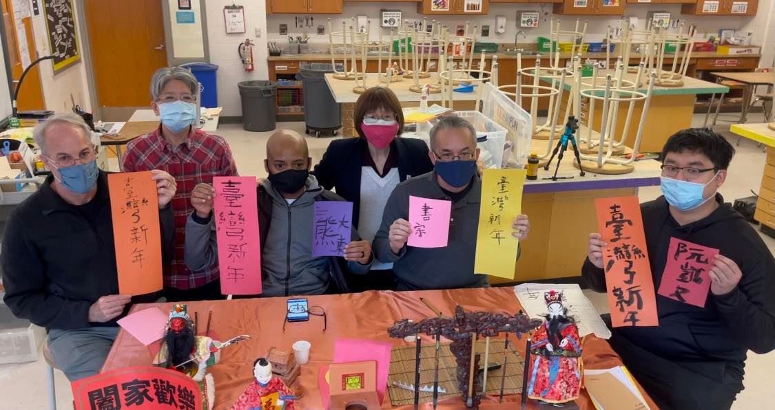 學員們和老師們的合照