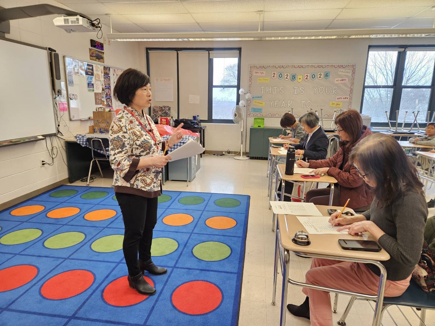 主持人王月娥老師細心講解說故事比賽的注意事項，也鼓勵小朋友們在學習中文的路上，持續努力