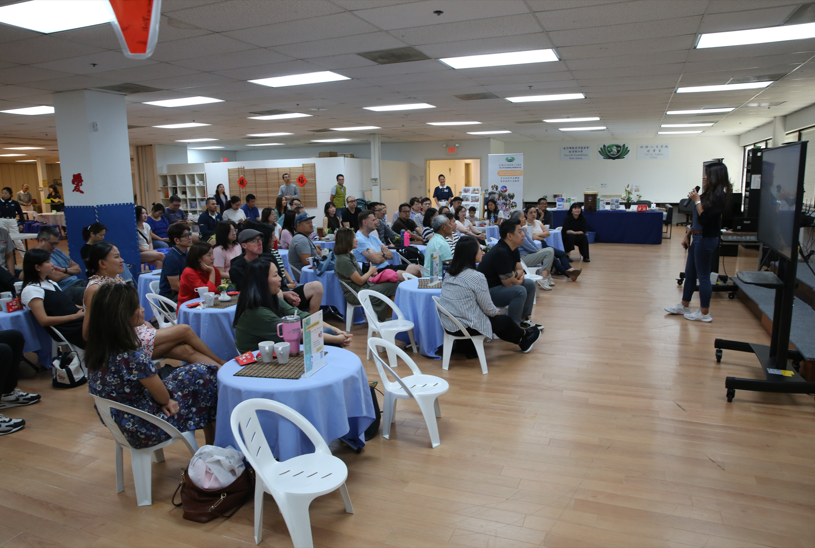 與會人士反映熱烈、顯示出對課程的高度興趣與期待。