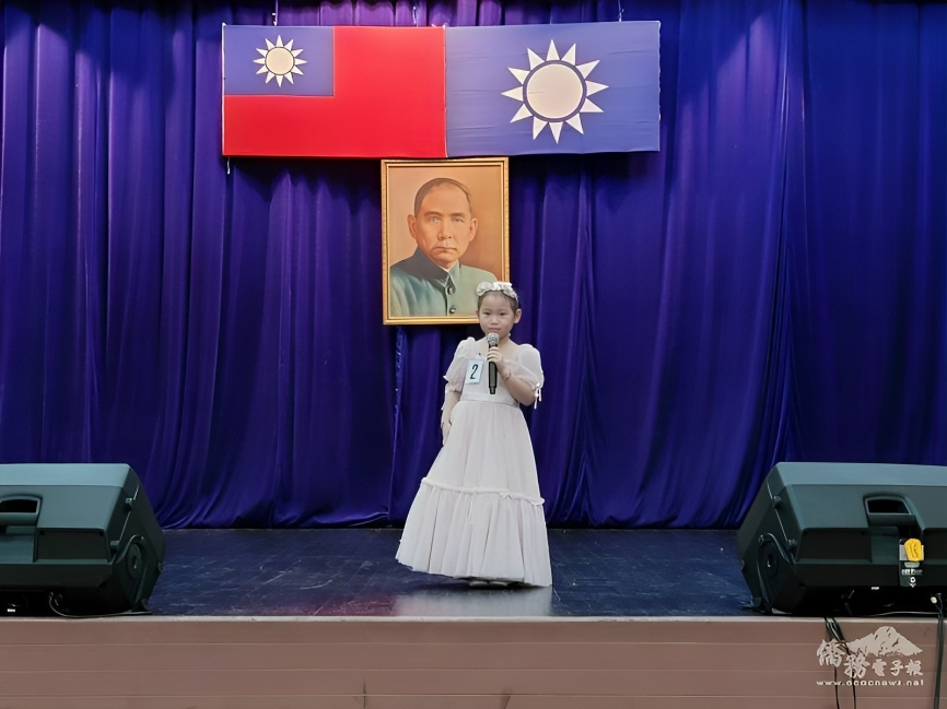 丁組第1名施怡玥的歌唱表演