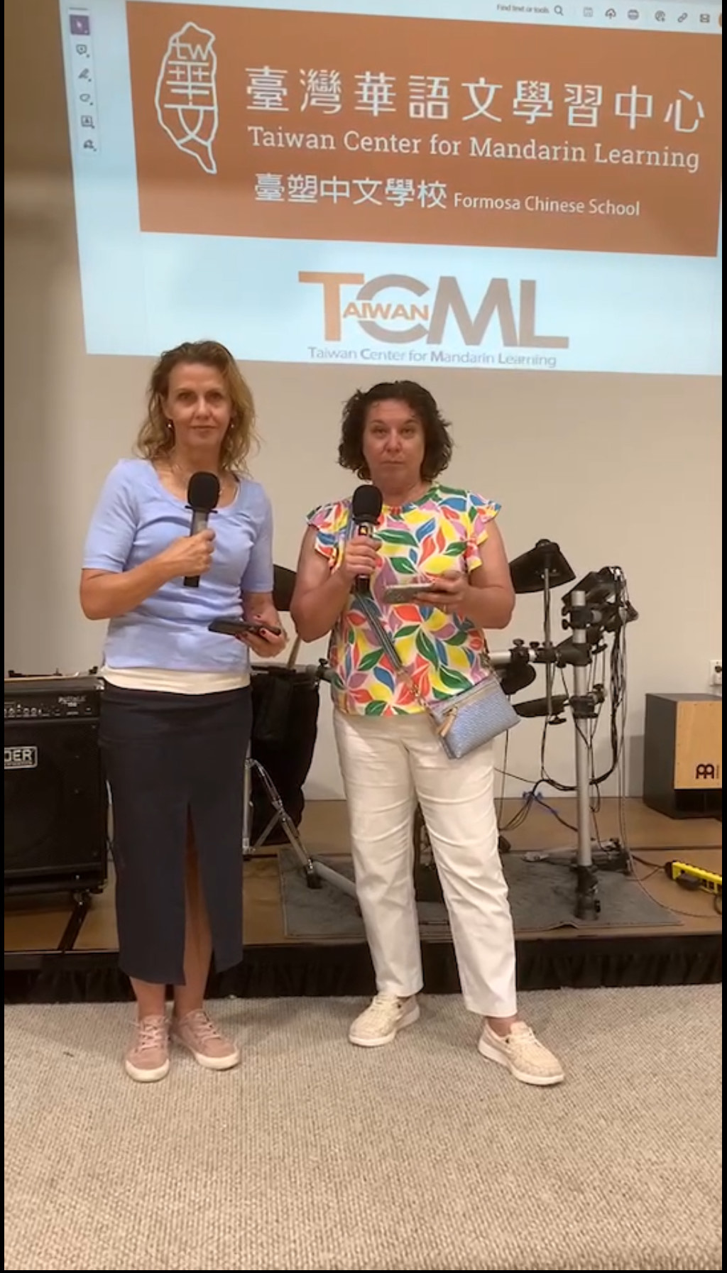 TCML學員用華語自我介紹和演唱＂生日快樂＂