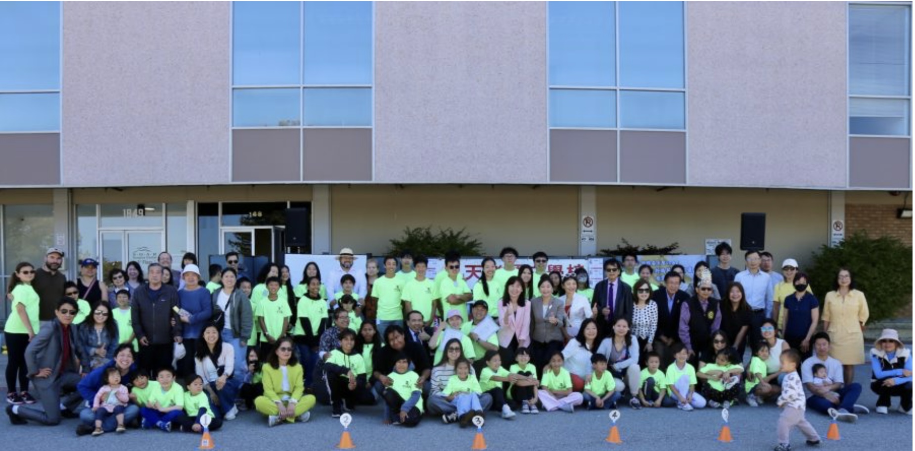 大合照: 學員 家長 老師 貴賓等