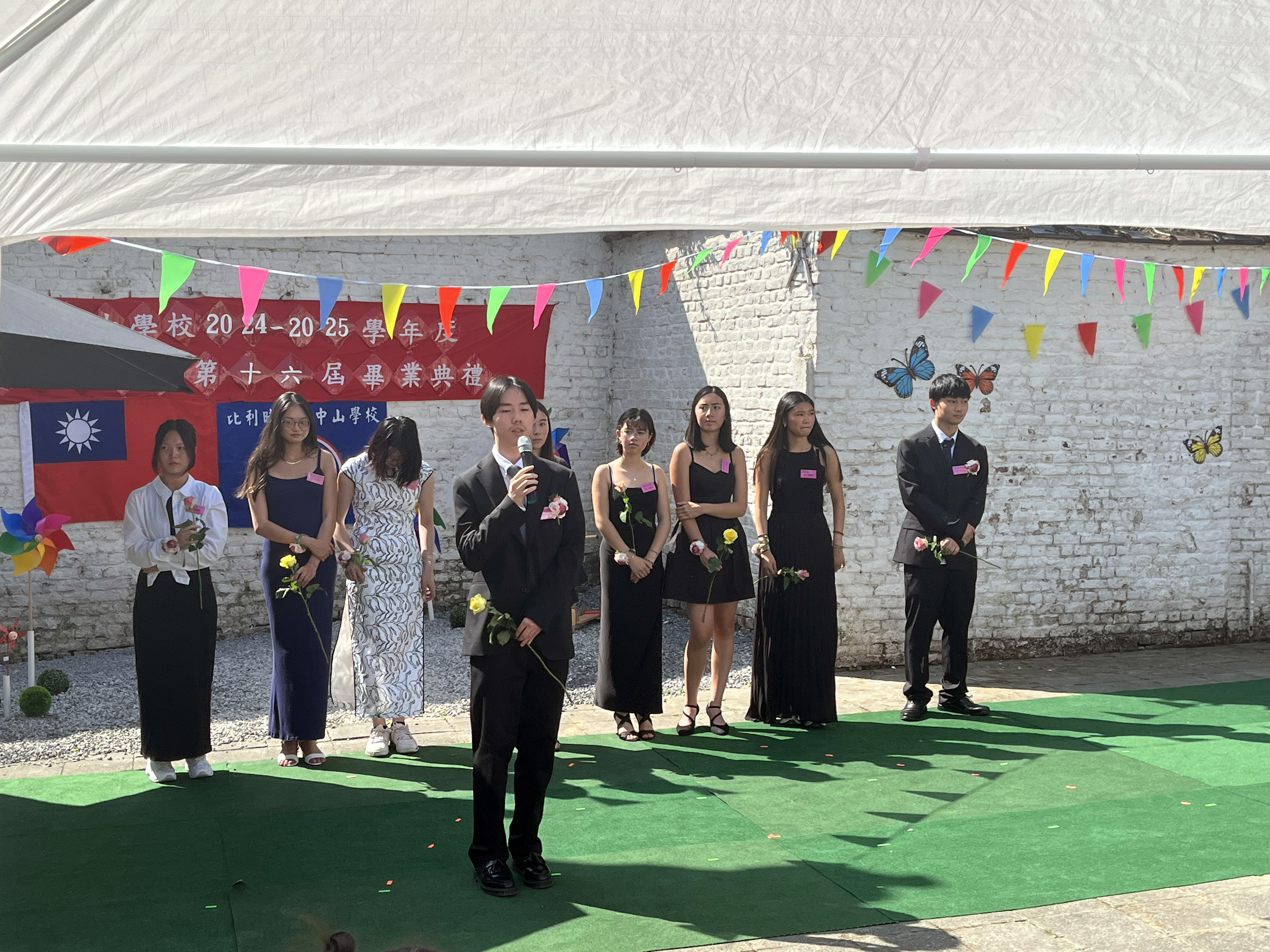 畢業生發表畢業感言。