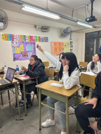 112年正體漢字文化節系列活動 阿根廷新興中文學校中學部成語應用拼裝比賽圖片