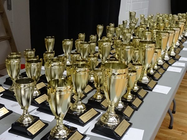 學生表現傑出逾百人獲獎