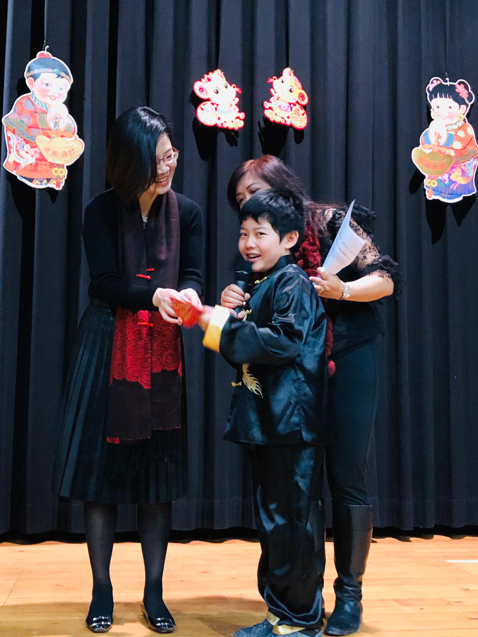 日內瓦代表處王處長發紅包