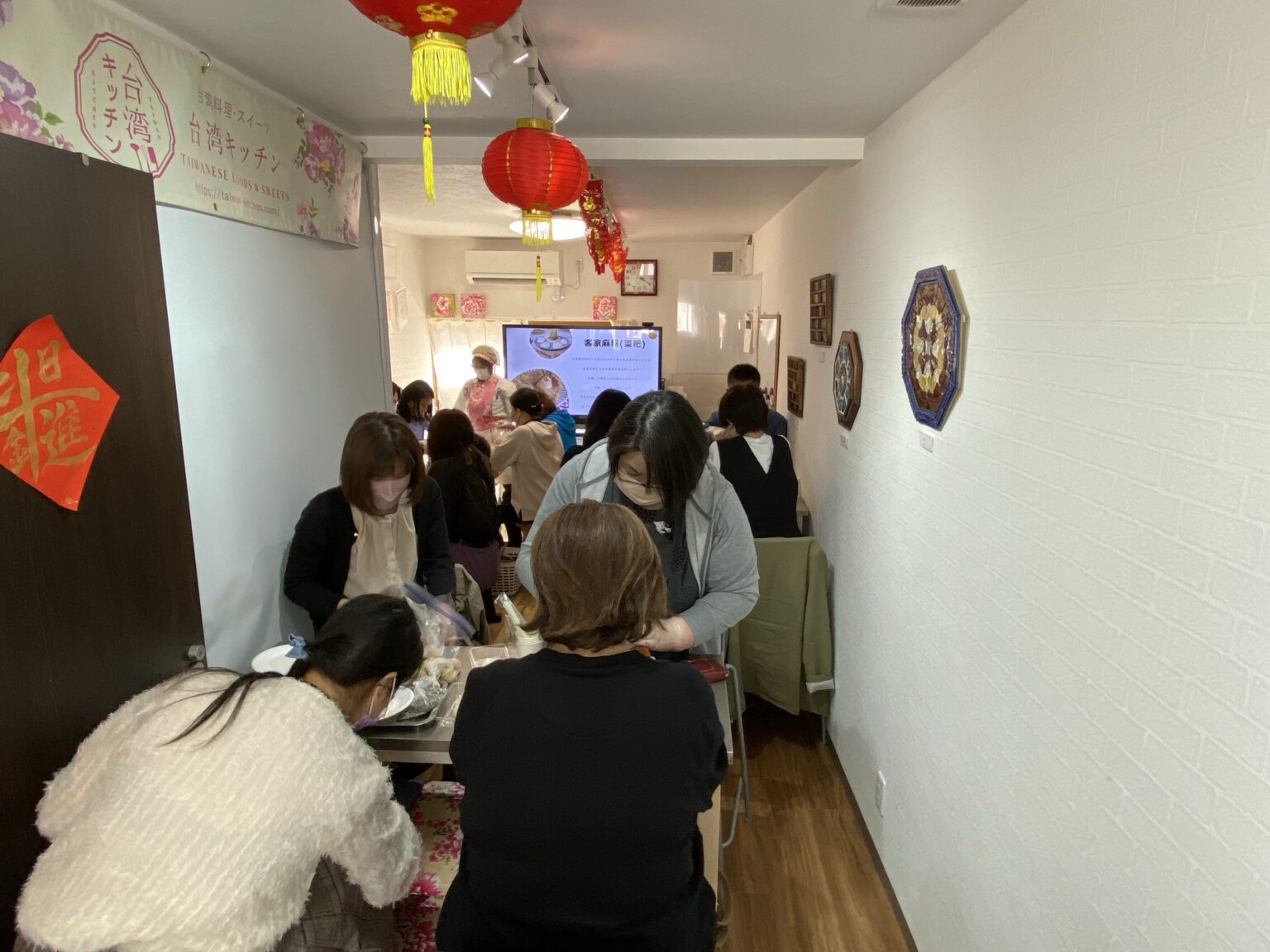 20多位首次接觸客家文化的參加者