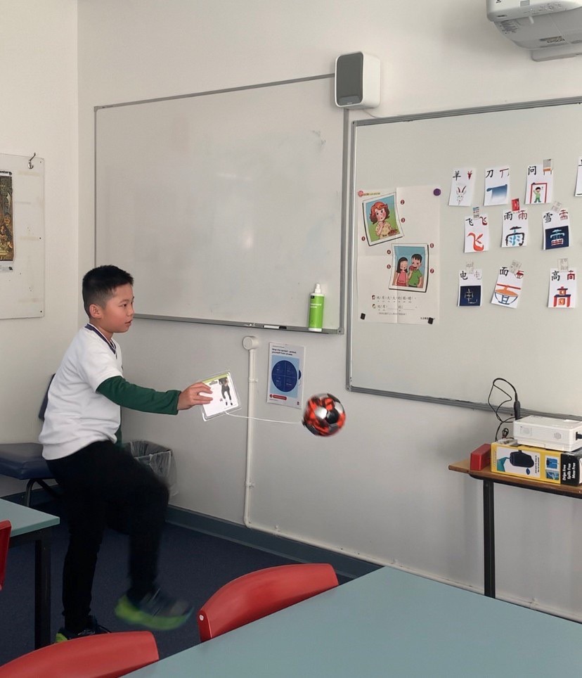 漢字辨識結合踢球活動