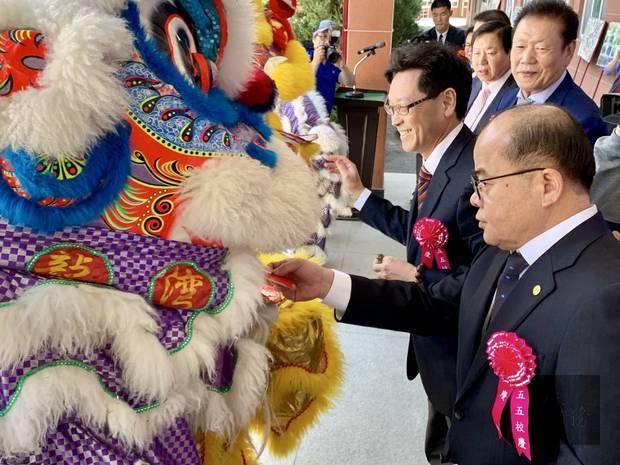 漢城華僑中學歡慶71周年 唐殿文出席勉勵2