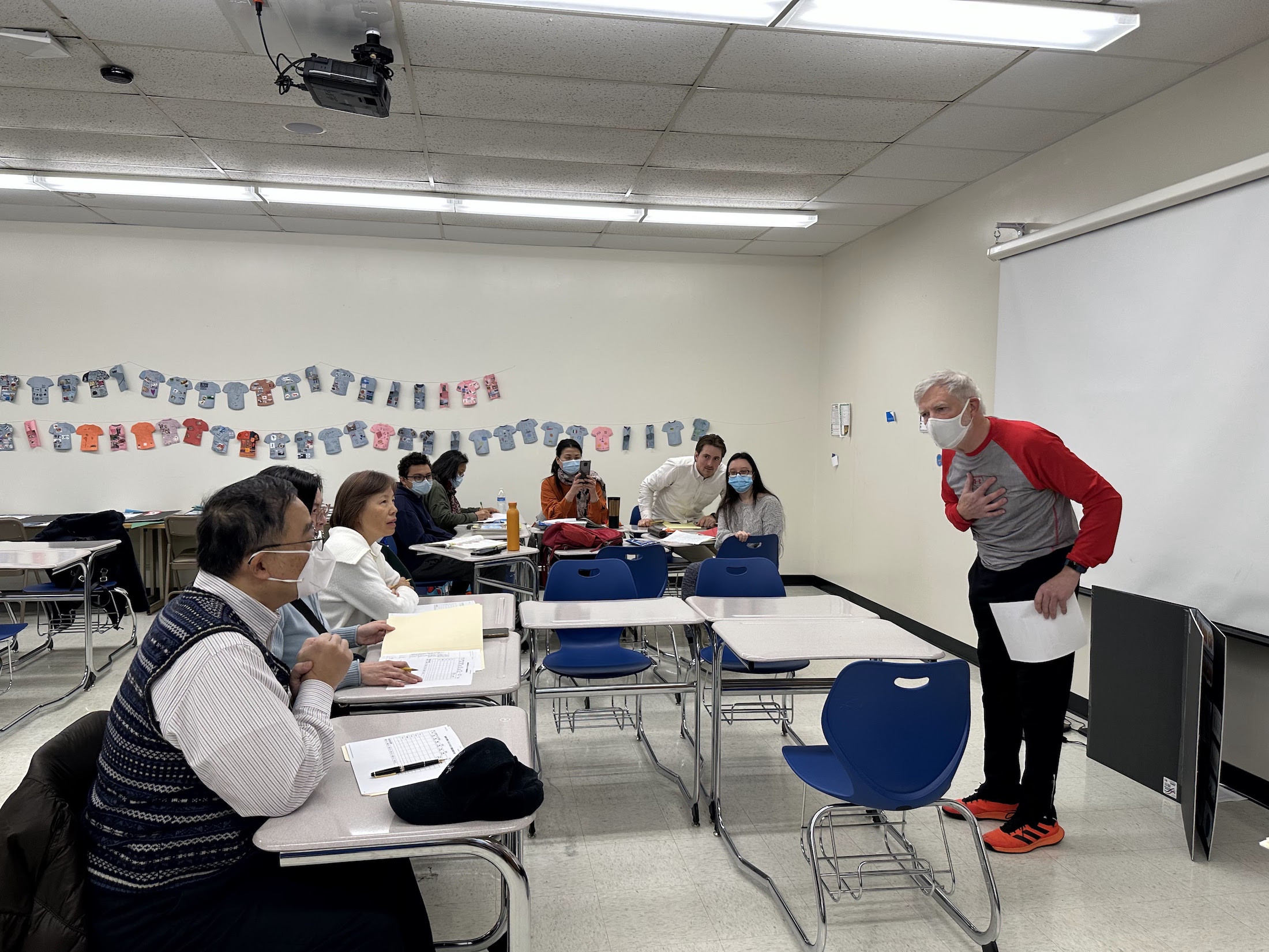 中級班學生 Paul Dawson 侃侃而談