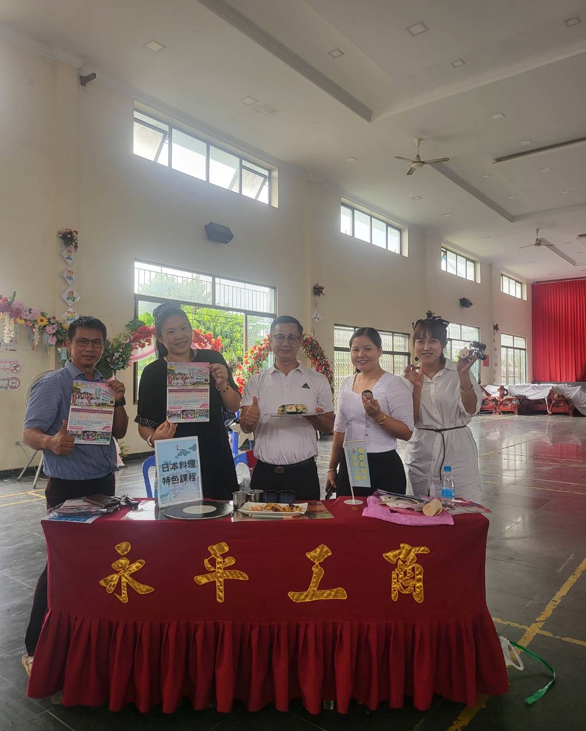 彭安靖副校長以及緬甸留臺同學總會克欽邦分會監事長楊俊文與校內師長給予肯定