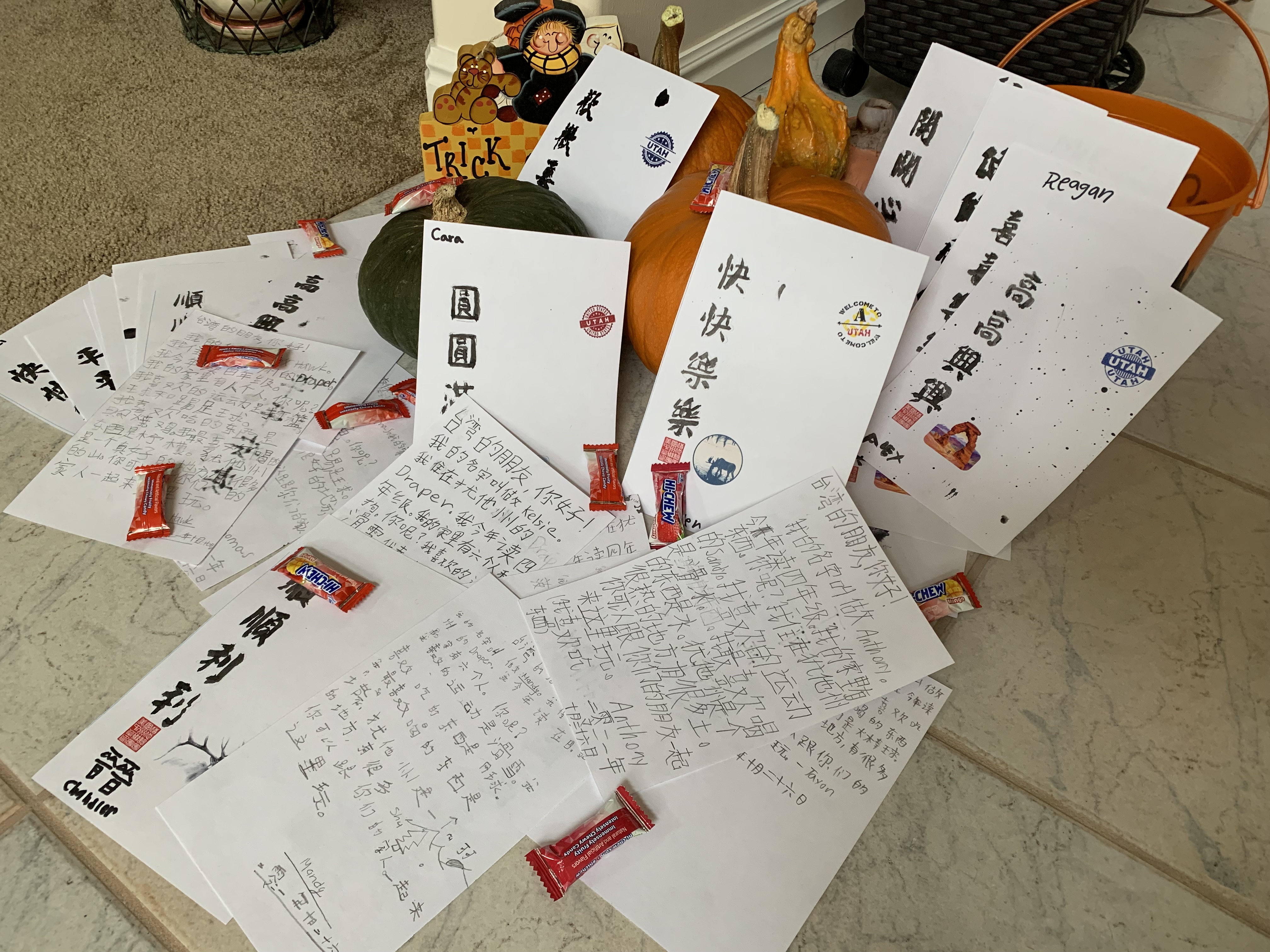 猶他Draper小學學生寫下對臺灣筆友的祝福