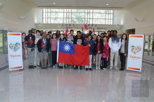 Baltimore Polytechnic Institute學校師生 參訪華府文教中心2