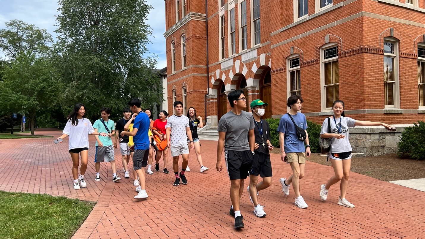 夏令營輔導員了解營區情況