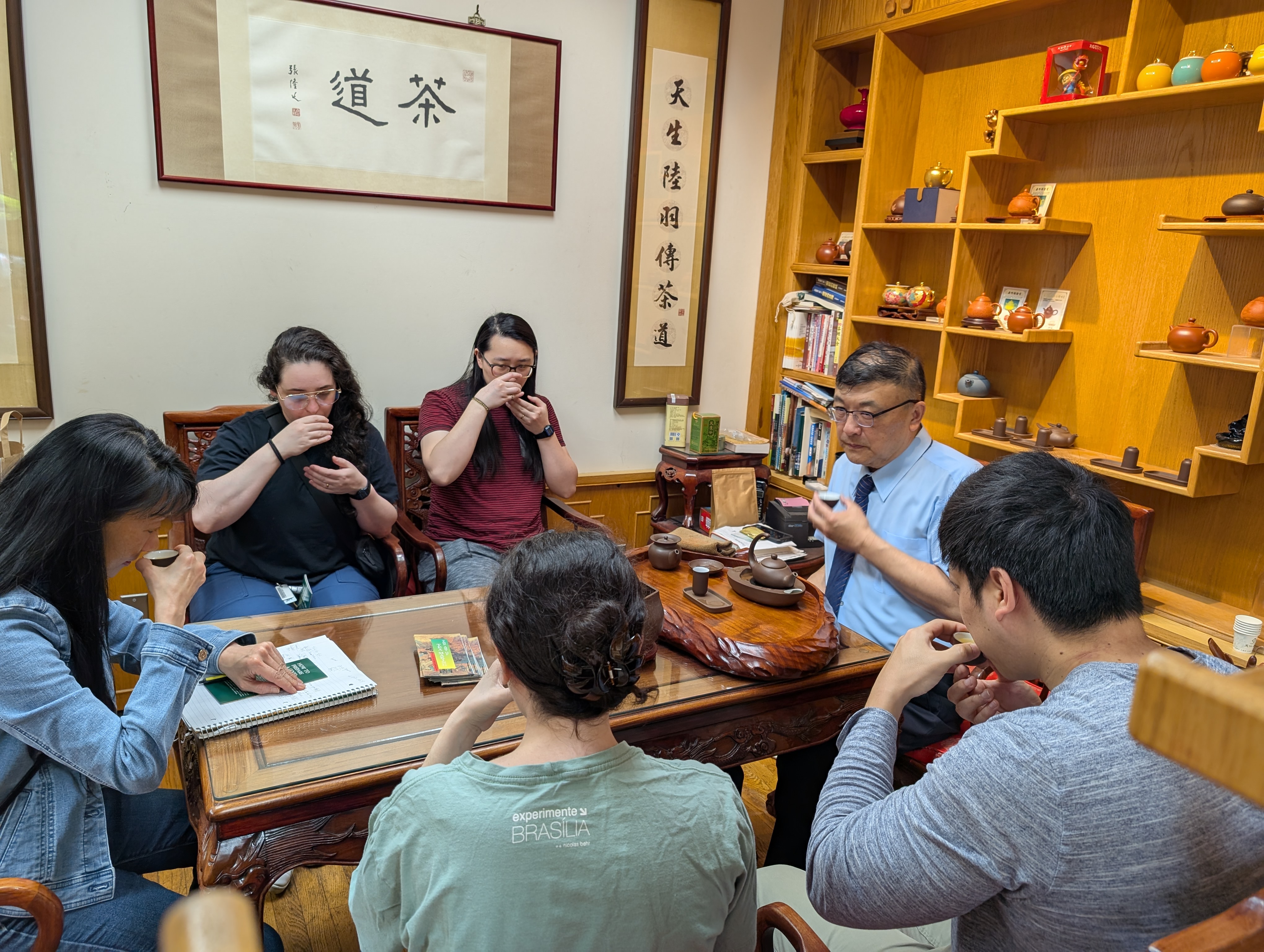 台灣華語文學習中心-慈濟人文學校在洛克菲爾市天仁茗茶品茶香