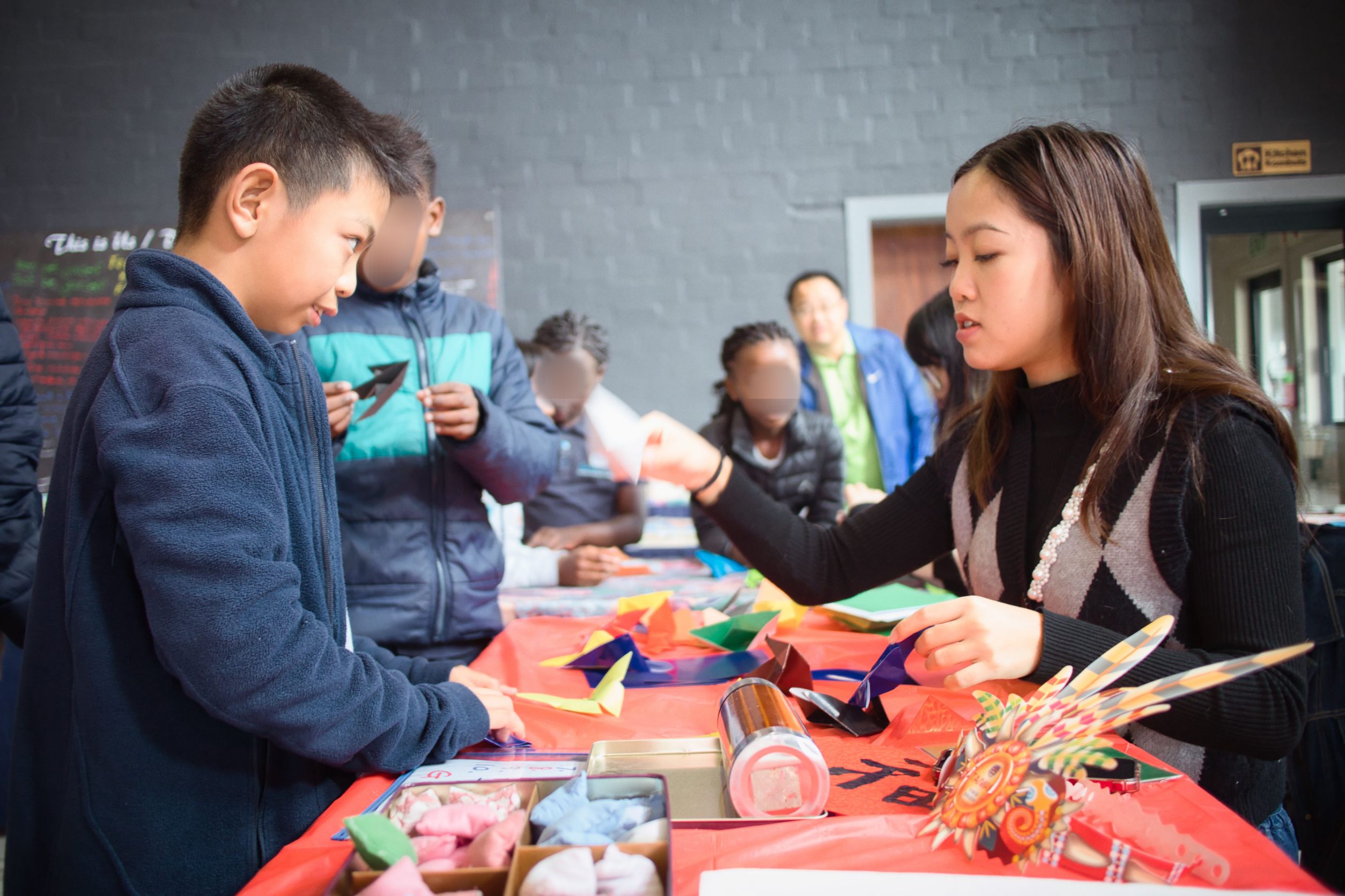 李詠屏老師教導摺紙