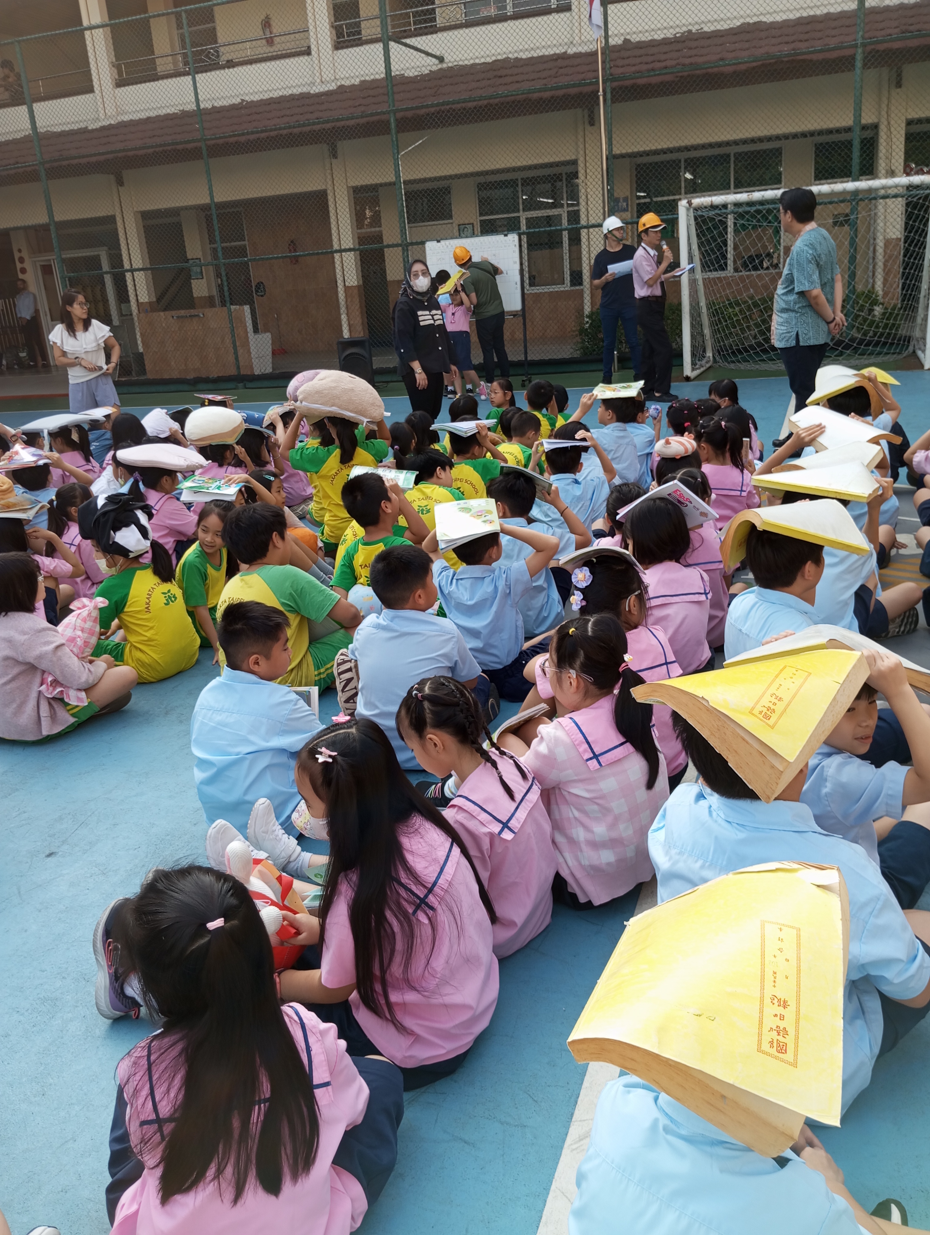 進行人數清點並通報指揮中心