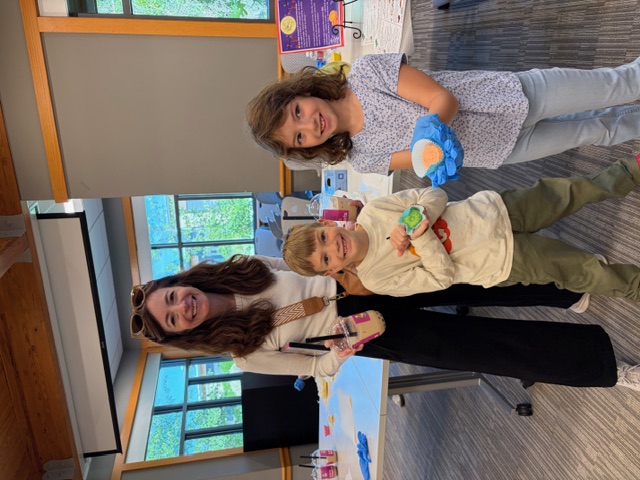 社區民眾製作冰皮月餅，了解中秋節傳統文化