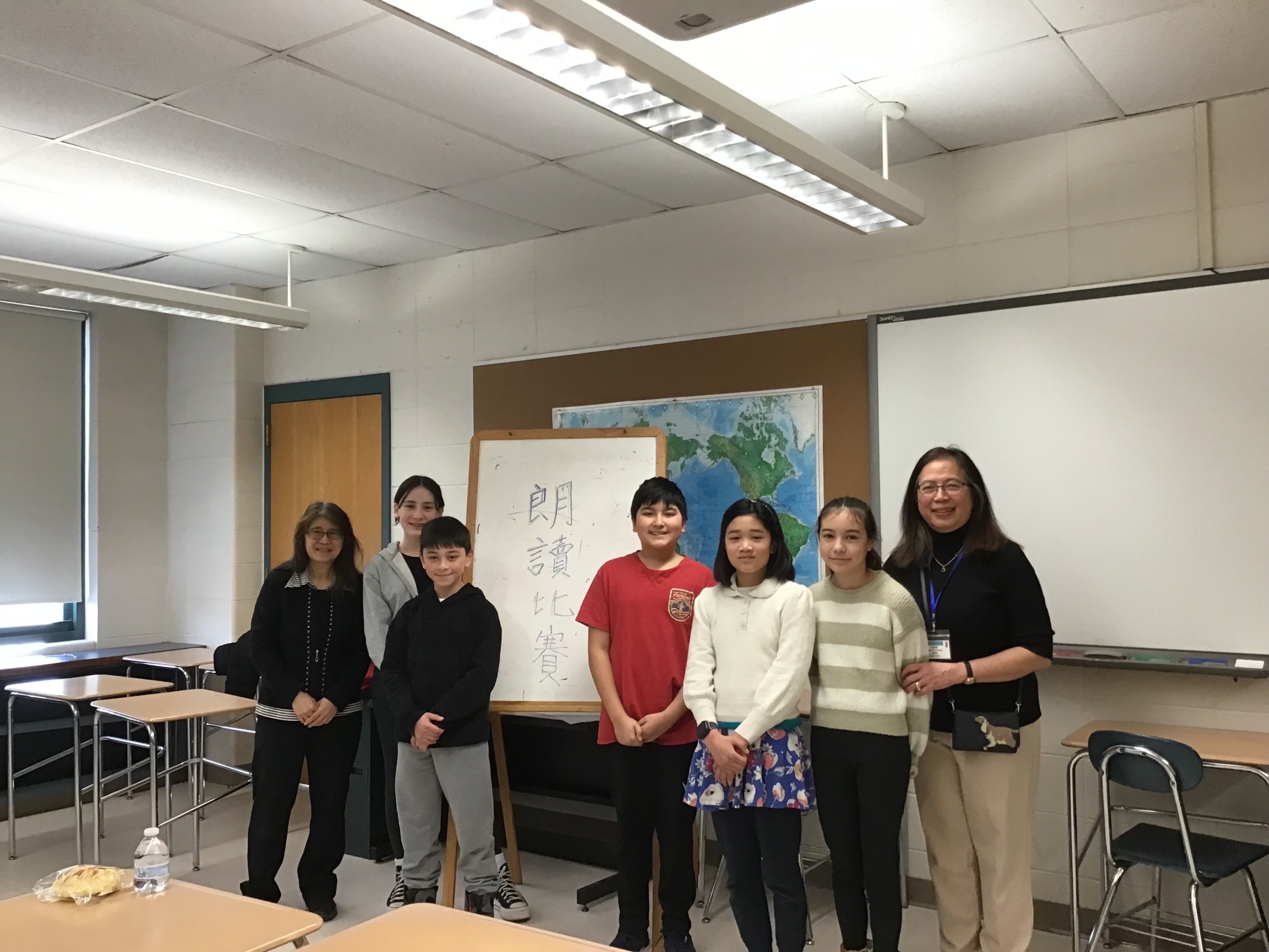 雙語班參加朗讀比賽得名的小朋友合照
