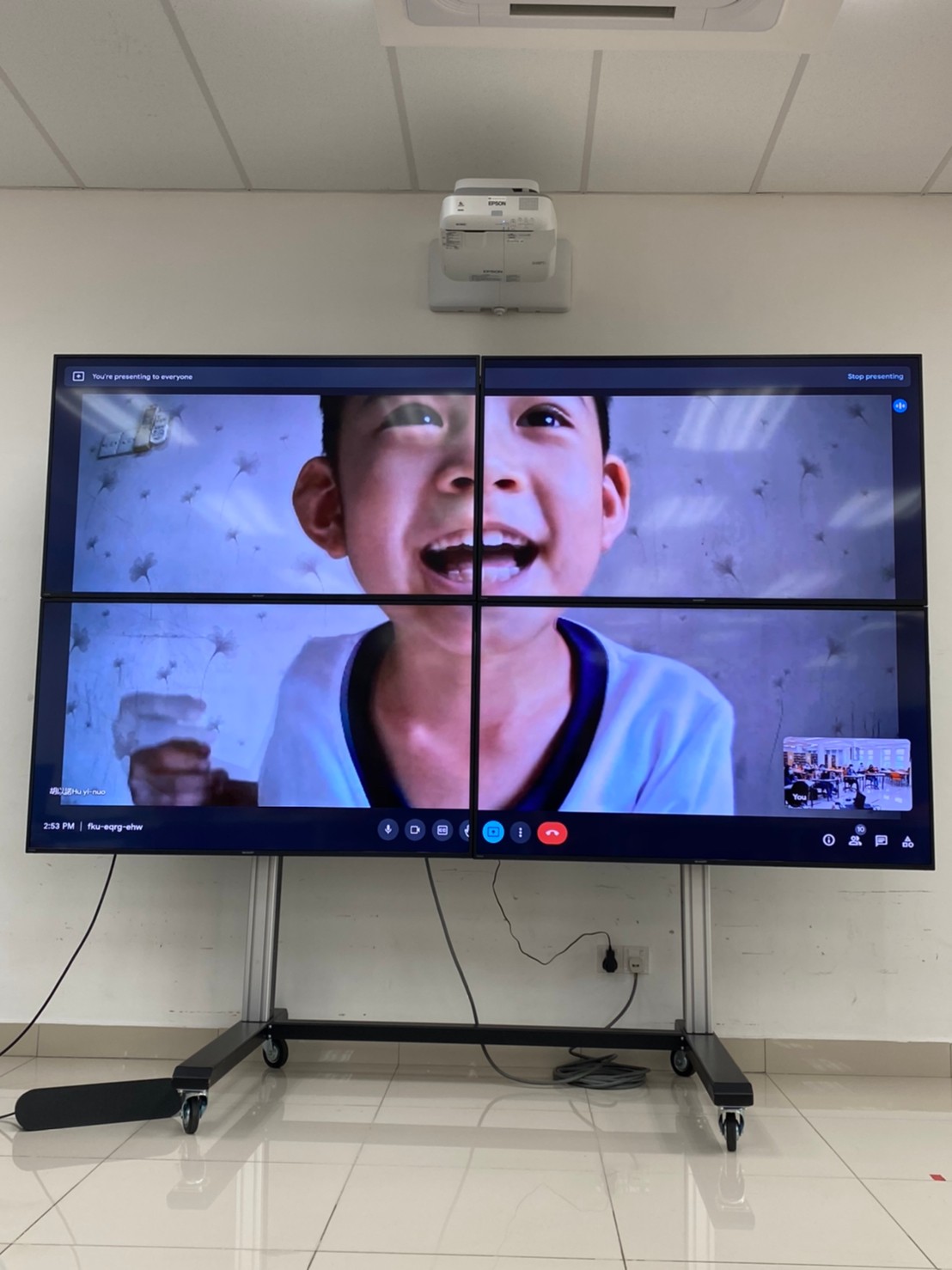 部分參賽者在線上參加比賽（小學組）