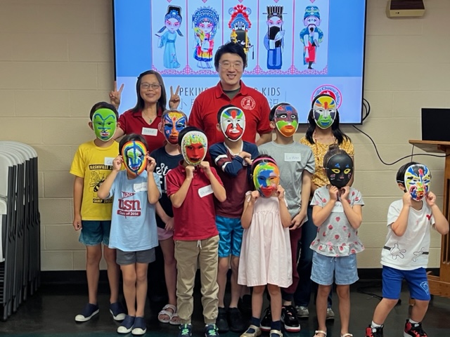 學員製作創意臉譜