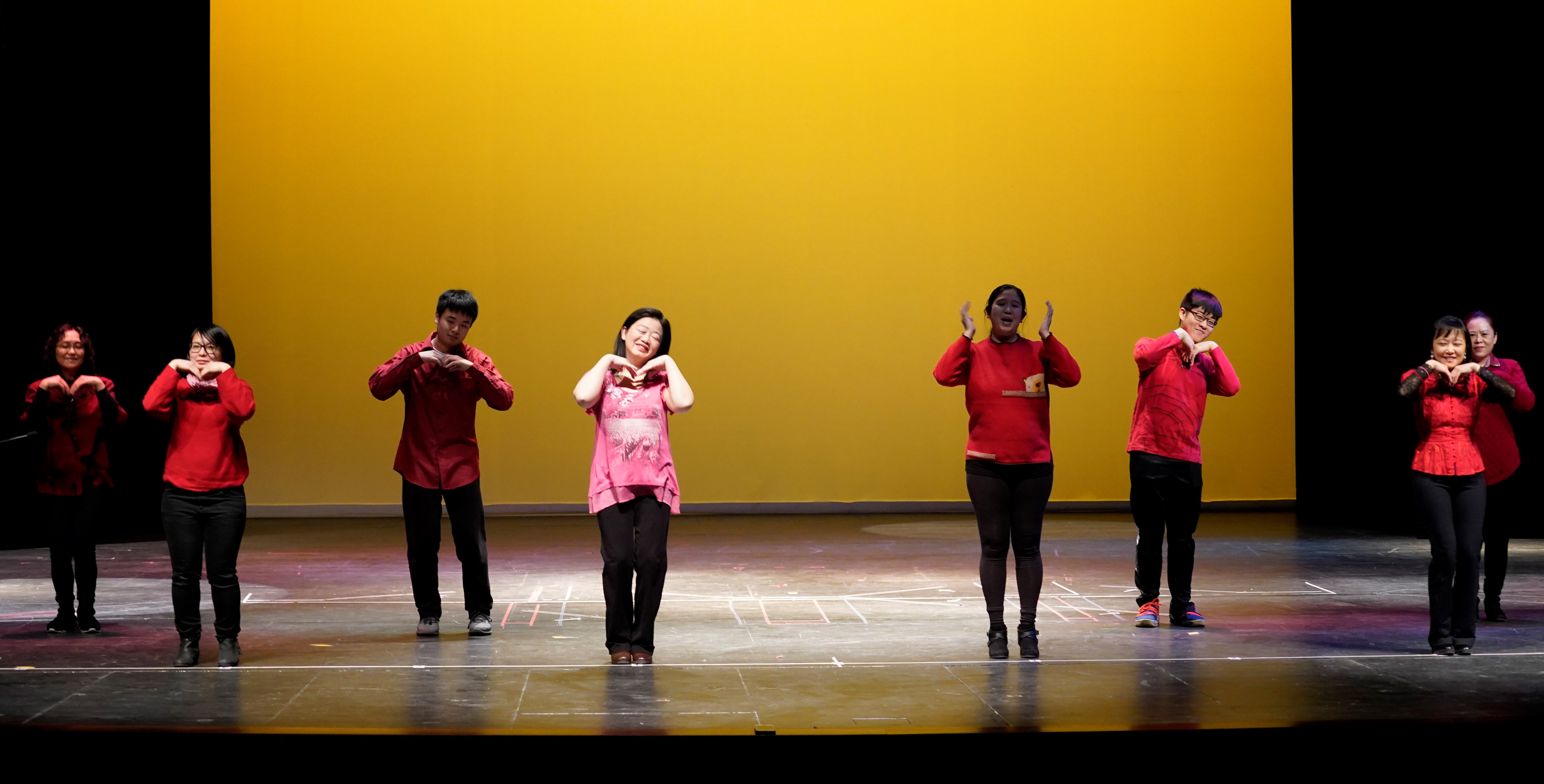 南密老師表演歡歡喜喜心花開