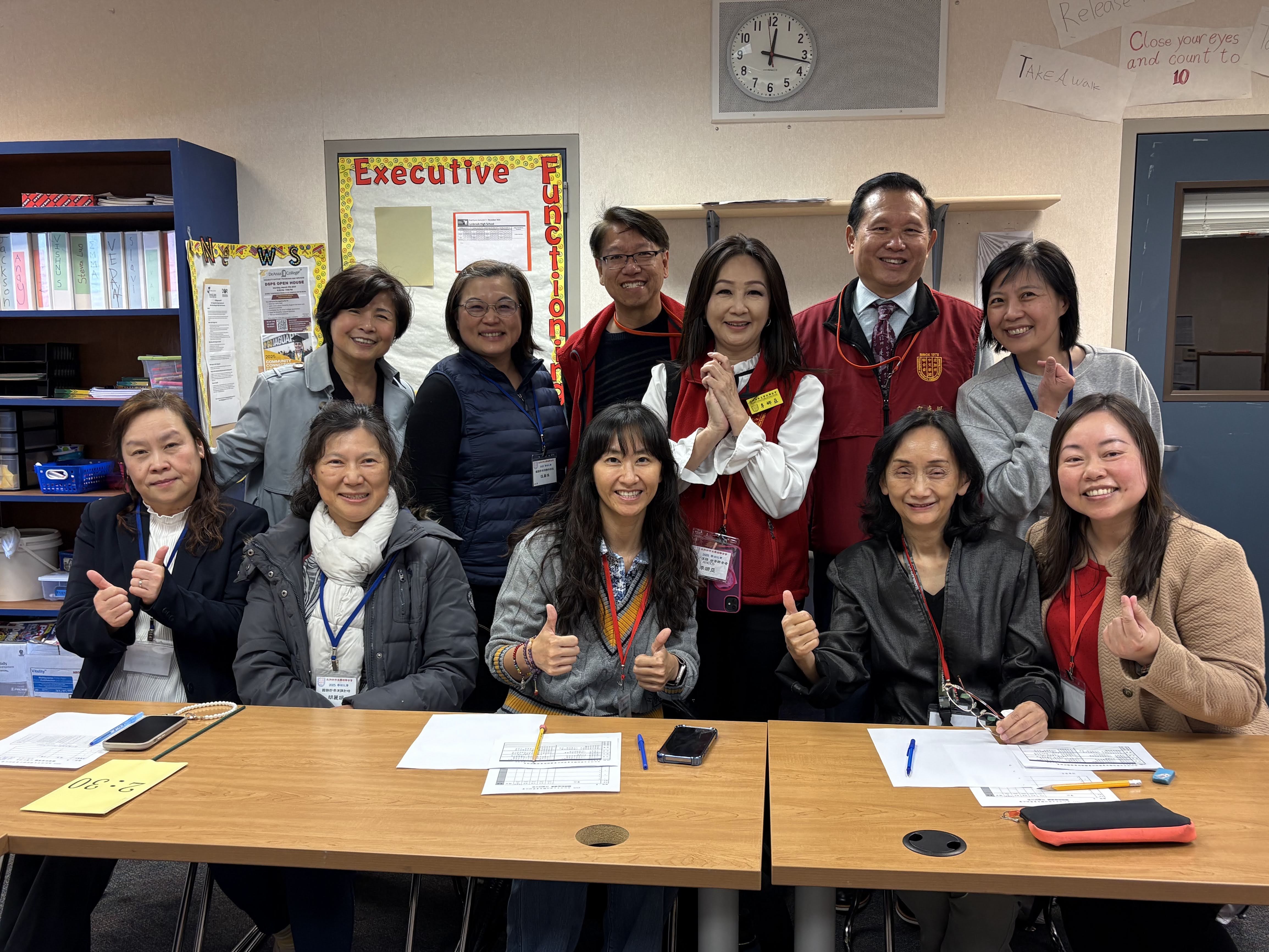 李娜亞會長、傅其俊副會長、Fremont 聯合高中學區 副主席寇惠風前會長，感謝評審與監考人員