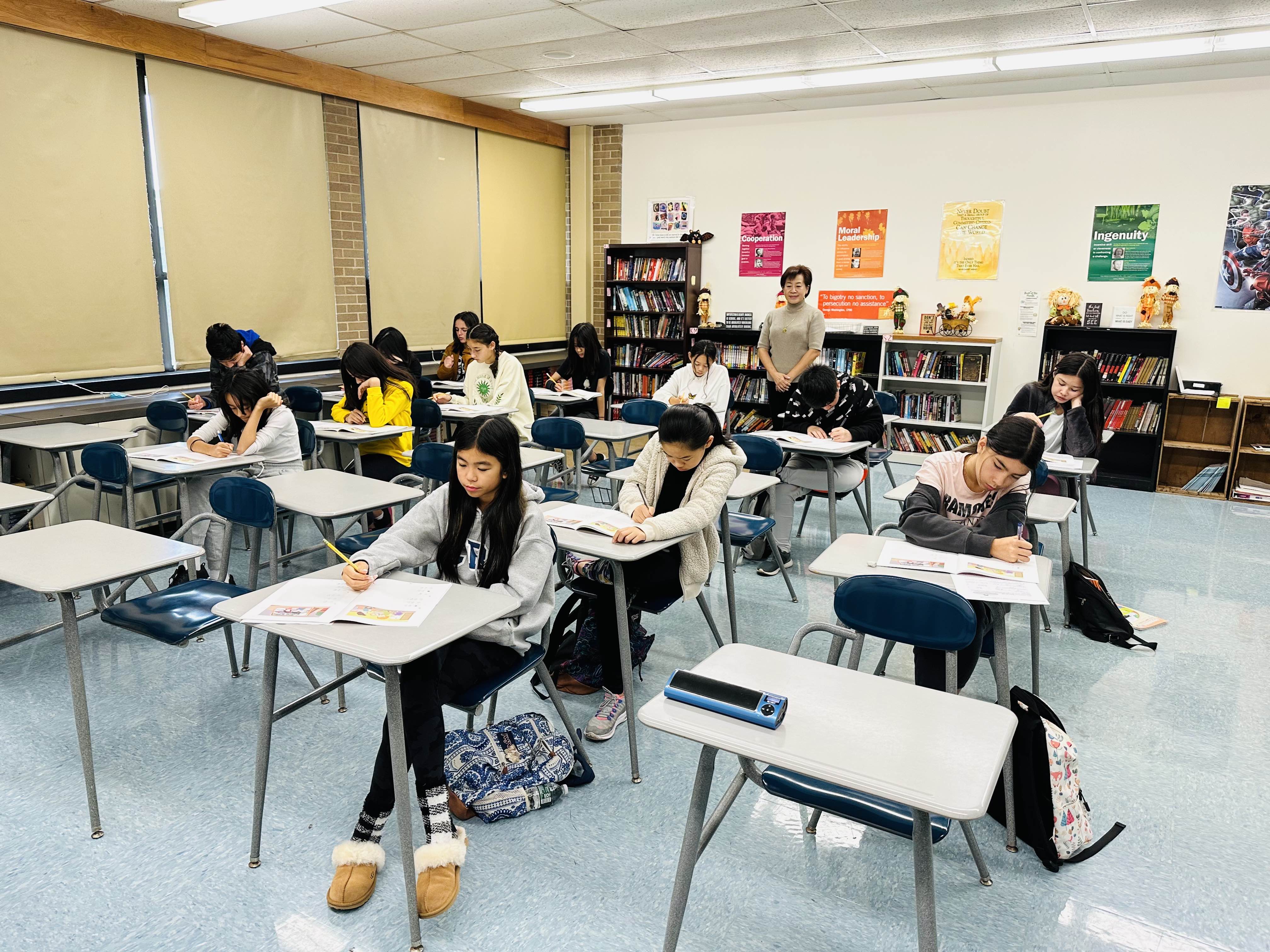 新海中文學校學生考場之一
