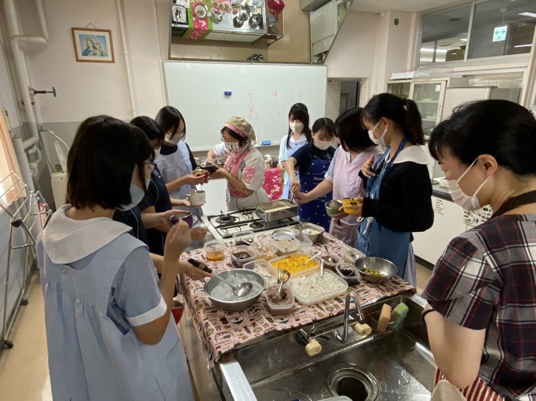 讓高中學生們體驗臺灣豆花店