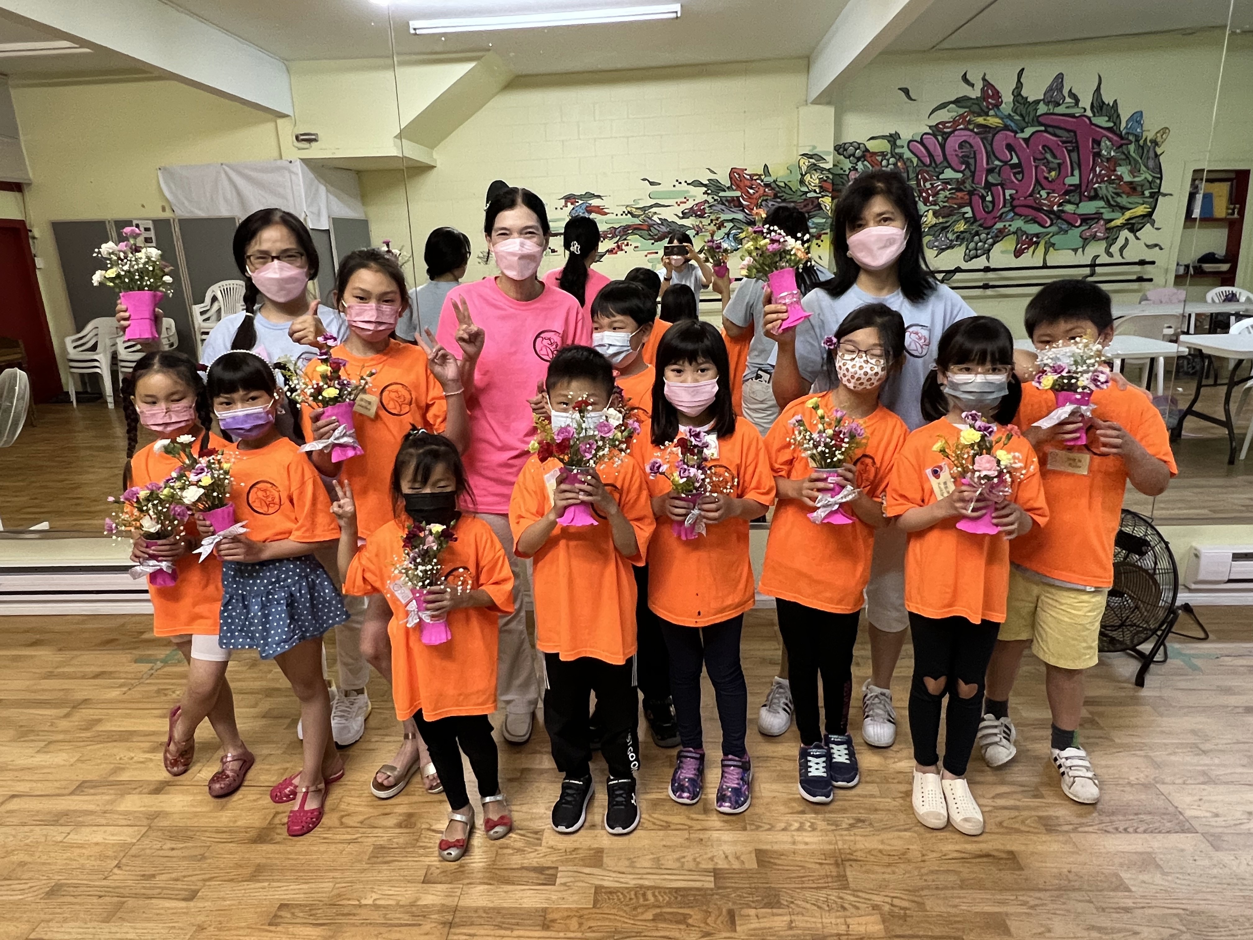 美美的花都是我們自己插的喲～