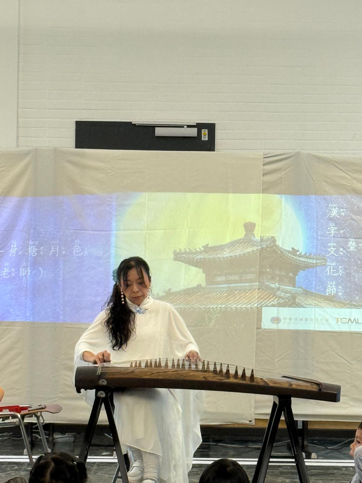 古箏演奏〈荷塘月色〉