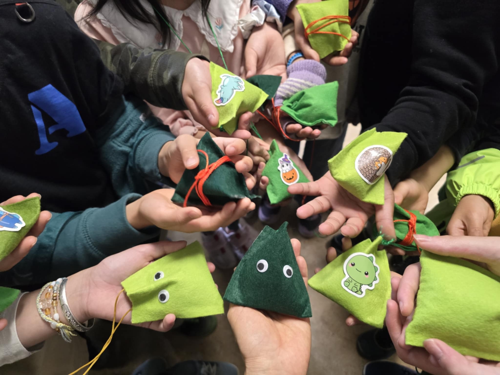 超棒! 現一下! 耶! 完成香包作品