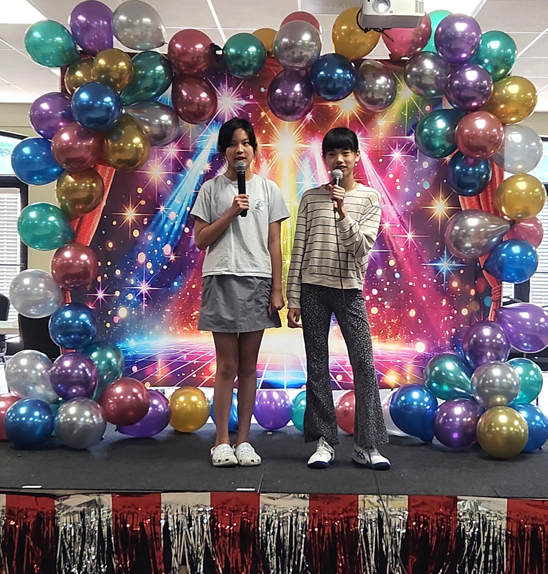 洛麗中文學校華語歌唱大賽 表演精彩有聲有色