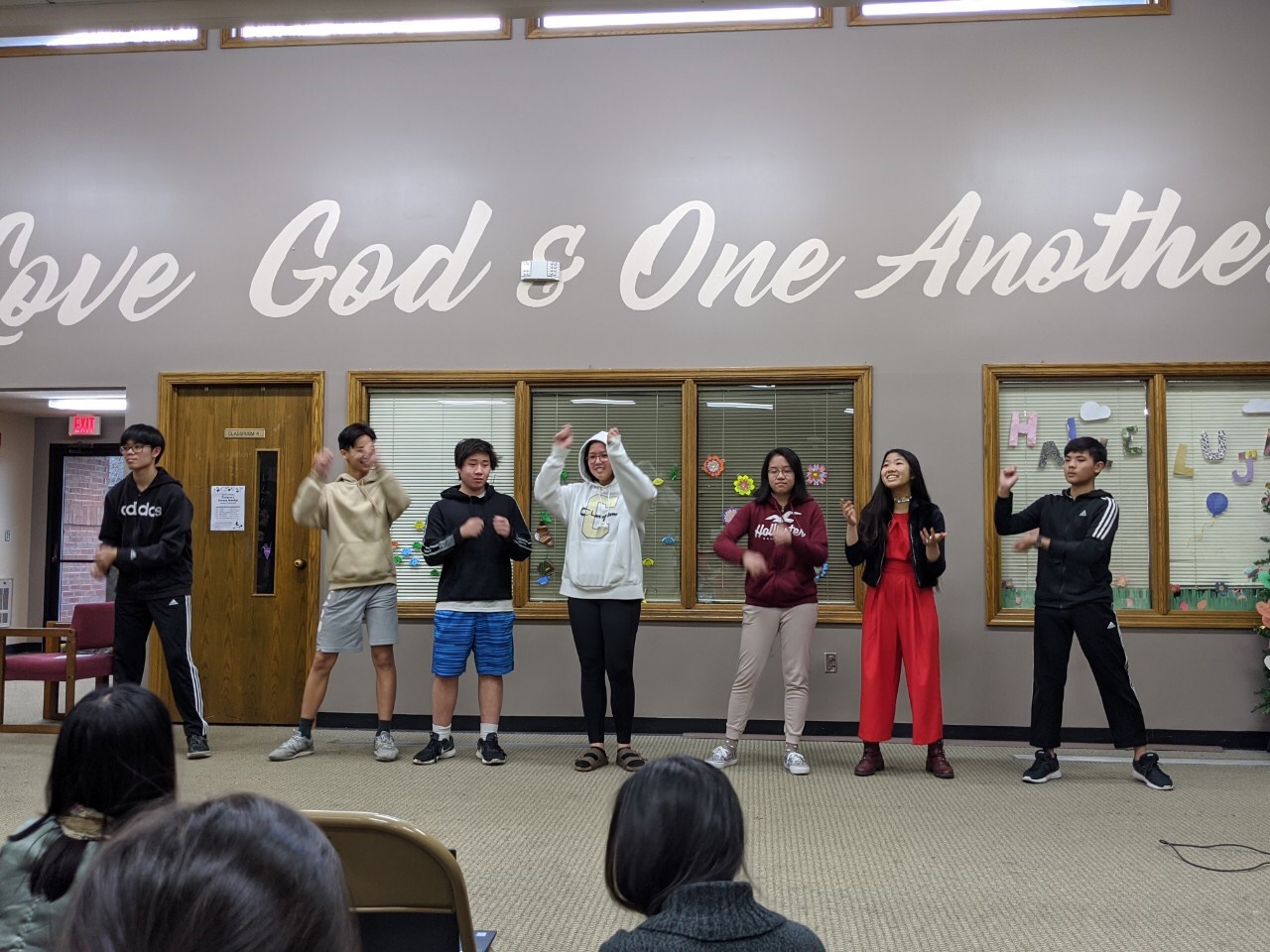 新年活動 唱歌、舞蹈