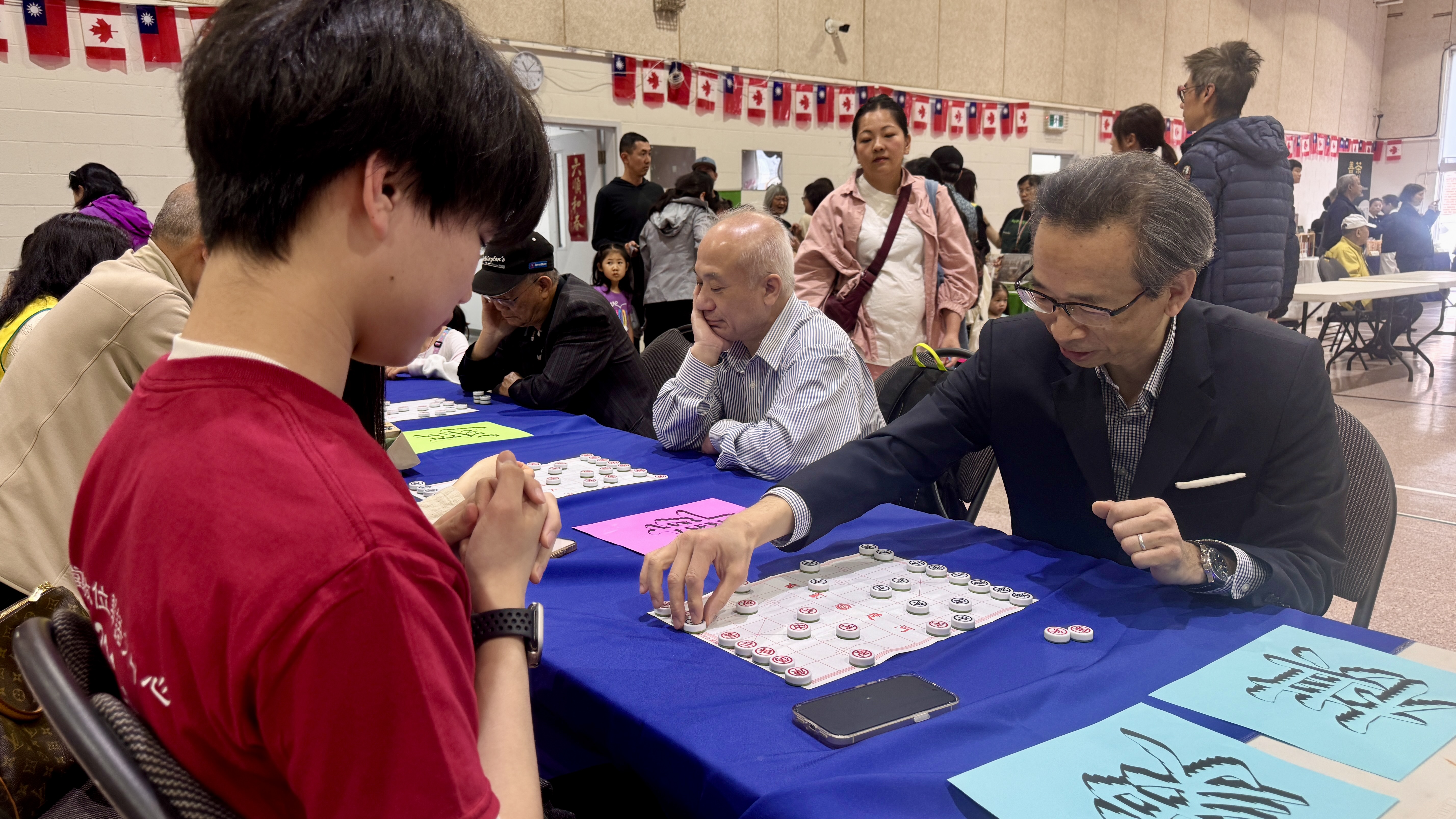 象棋小學堂吸引老少切磋棋藝
